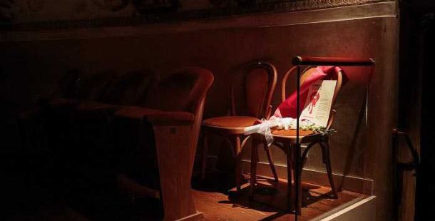 giornata-contro-violenza-donne-teatro-comunale-ferrara-posto-occupato