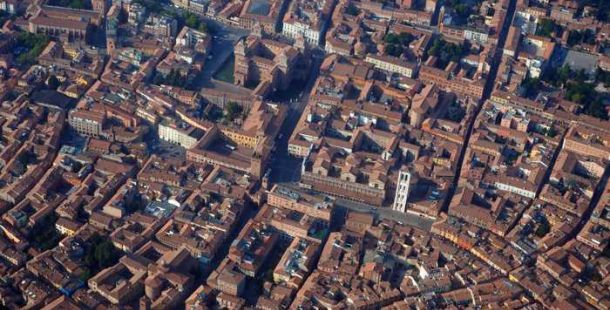 ultraleggero-P92-duomo-castello-ferrara-giorgia-mazzotti