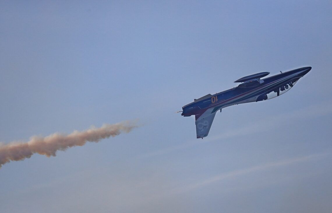 FRECCE TRICOLORI: FRAGORE E SPETTACOLO NEI CIELI DI RIVOLTO