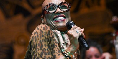 "Noi esistiamo". Il concerto di Dee Dee Bridgewater al Teatro Manzoni di Bologna