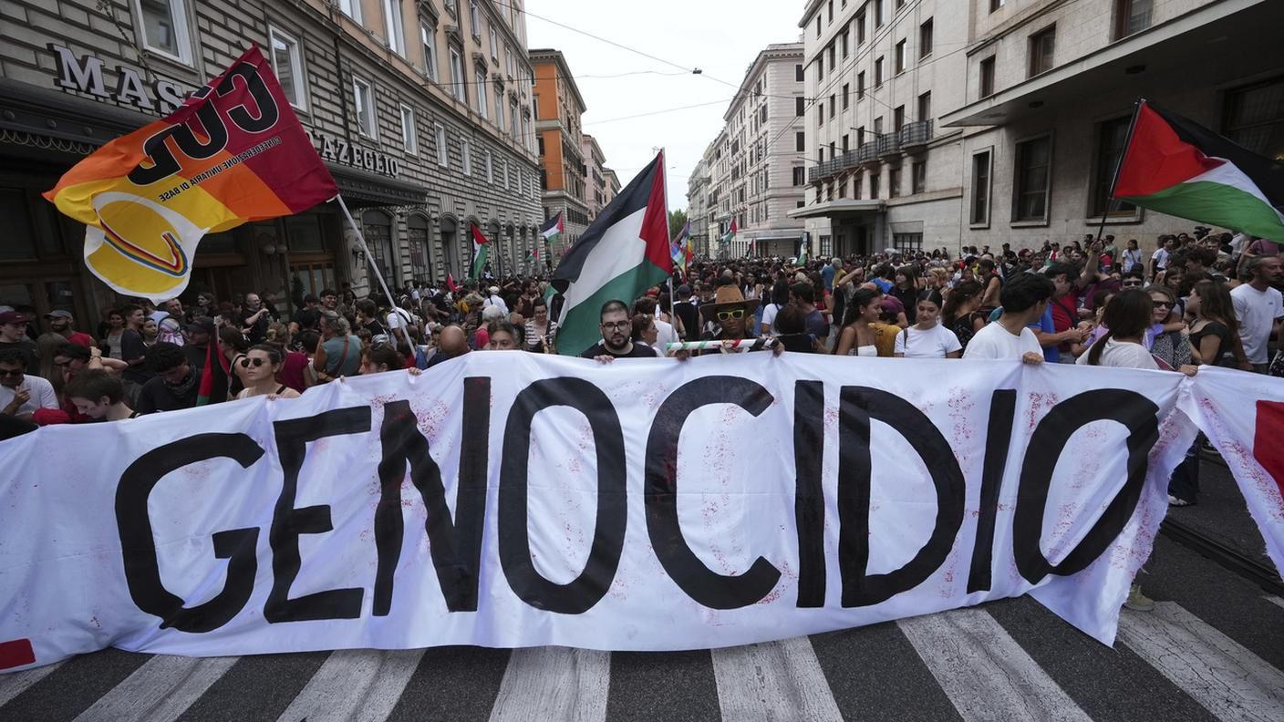 Una marea di gente per la Palestina, ma media e politici vedono solo gli scontri