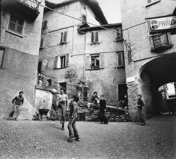 i bambini di via Ungarelli