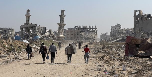 La fragile tregua a Gaza, nel mondo che ha smarrito ogni sembianza umana