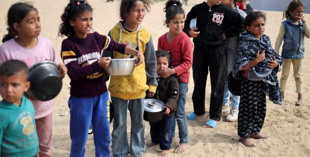 Fame, bombe e sfollamenti forzati: le armi del governo israeliano contro Gaza, Libano e… sullo sfondo emerge il grande business della guerra