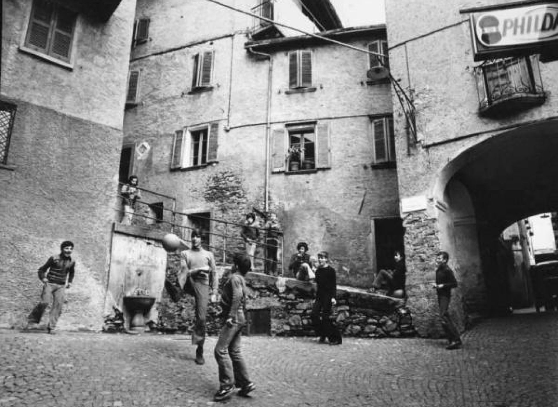 i bambini di via Ungarelli