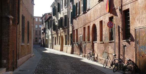 ferrara-notte