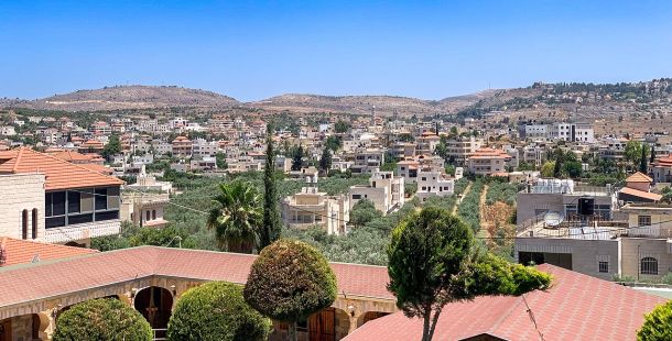 Cisgiordania: attacchi di coloni ed esercito israeliani documentati dai reporter della BBC