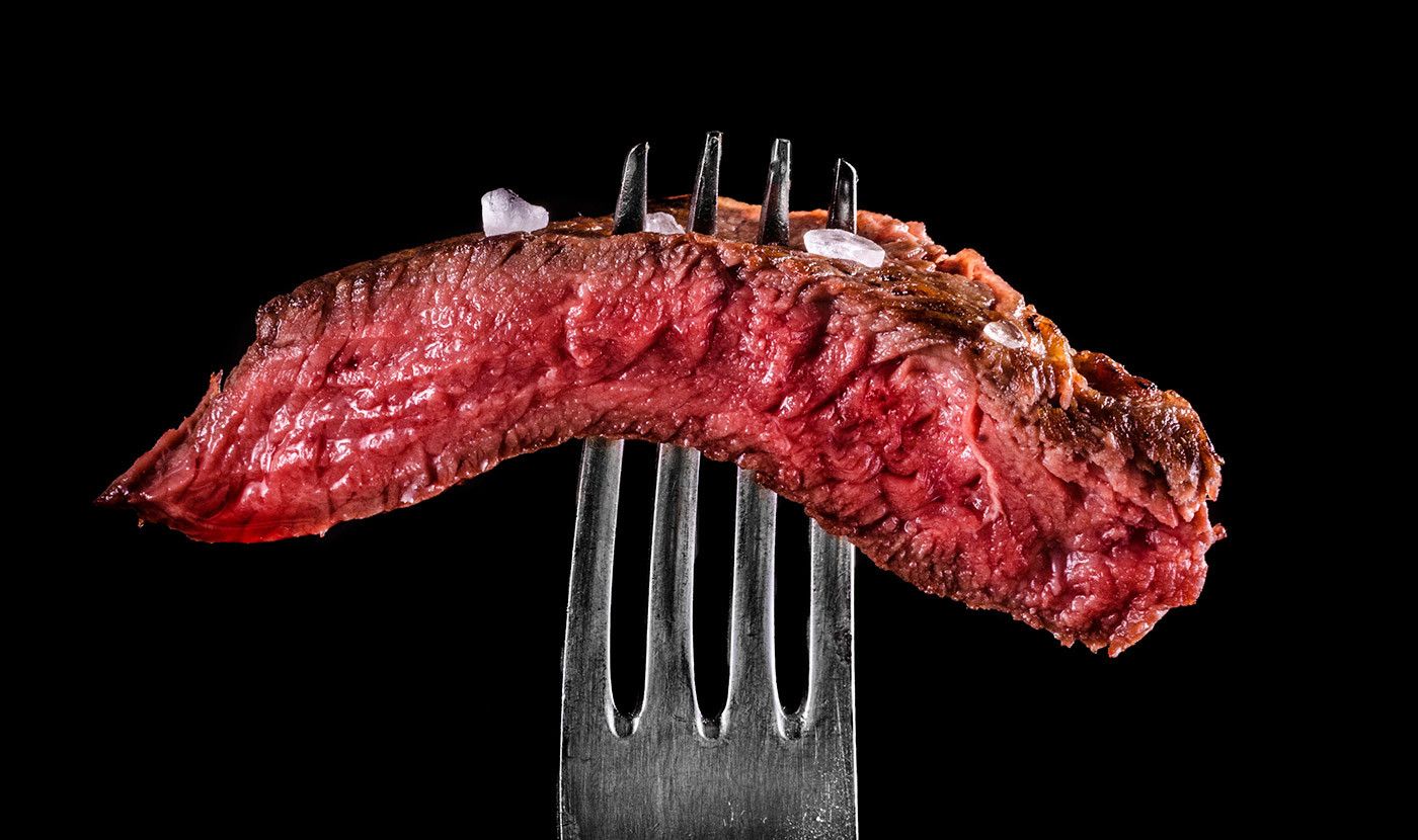 Trump-Zelensky, il pasto nudo: l'istante, raggelato, in cui si vede quello che c'è sulla punta della forchetta