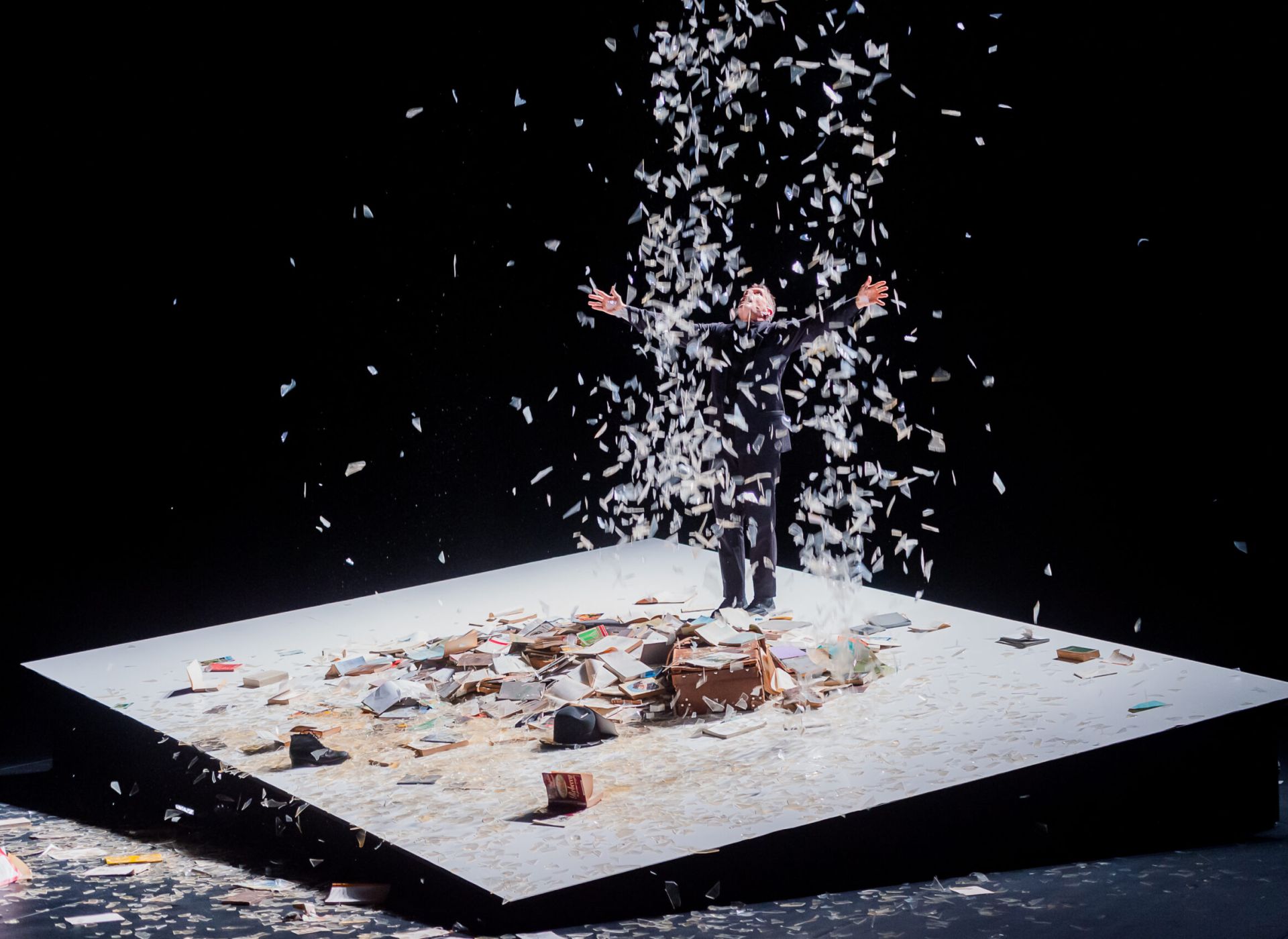 Stefano Massini in scena con “Mein Kampf”: il potere delle parole