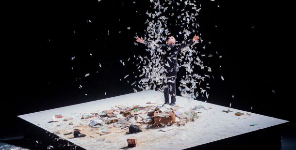 Stefano Massini in scena con “Mein Kampf”: il potere delle parole