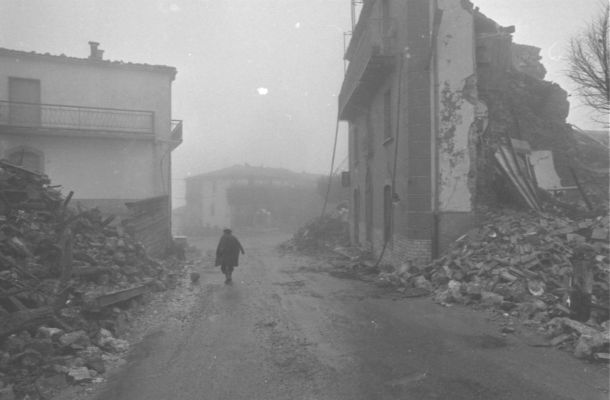 Quella notte, il terremoto e la luna