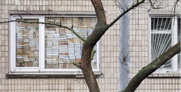 barricate di libri Ucraina