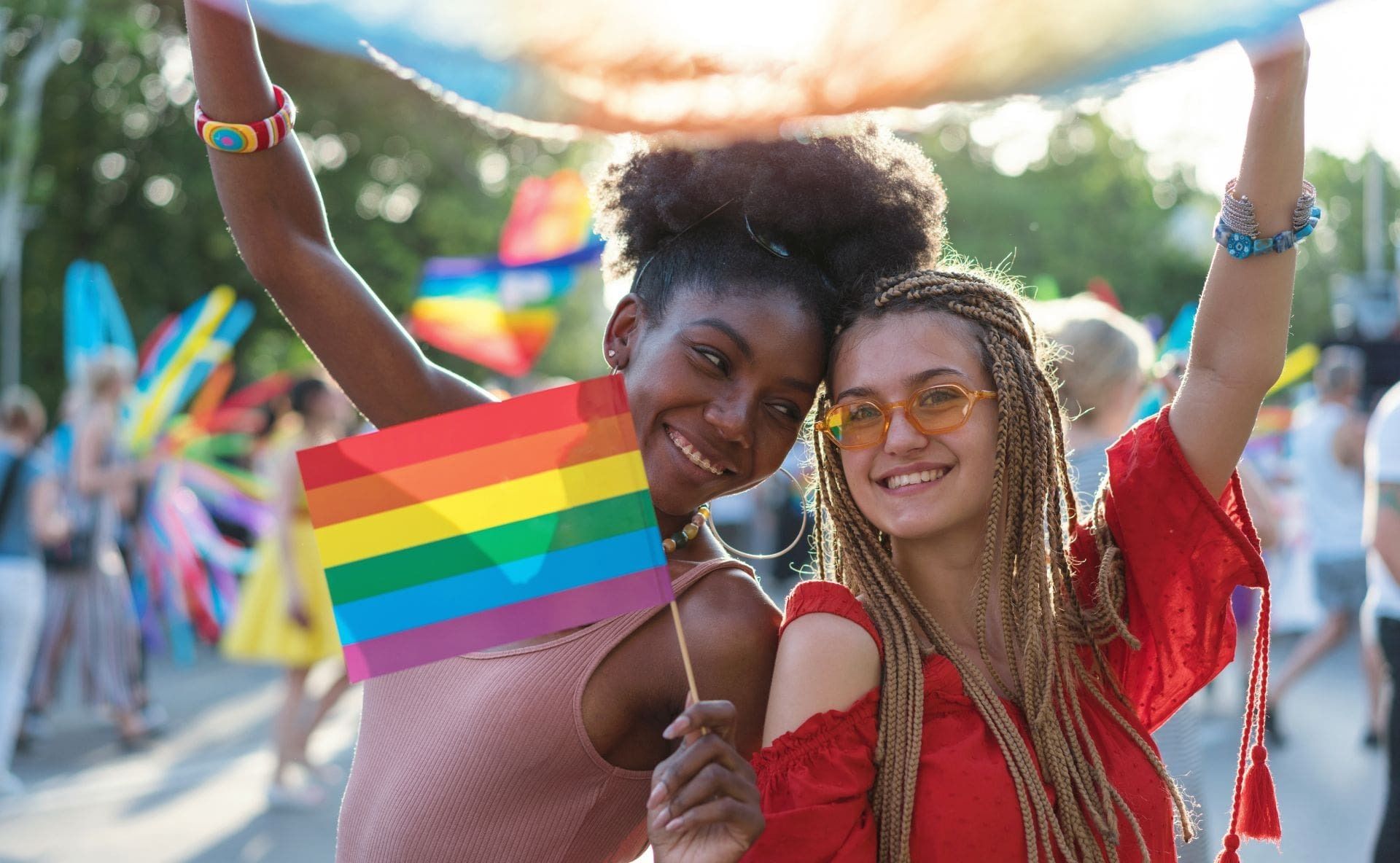 Lo stesso giorno / 17 maggio del 1990: l’omosessualità viene rimossa dall’OMS dall’elenco delle malattie mentali