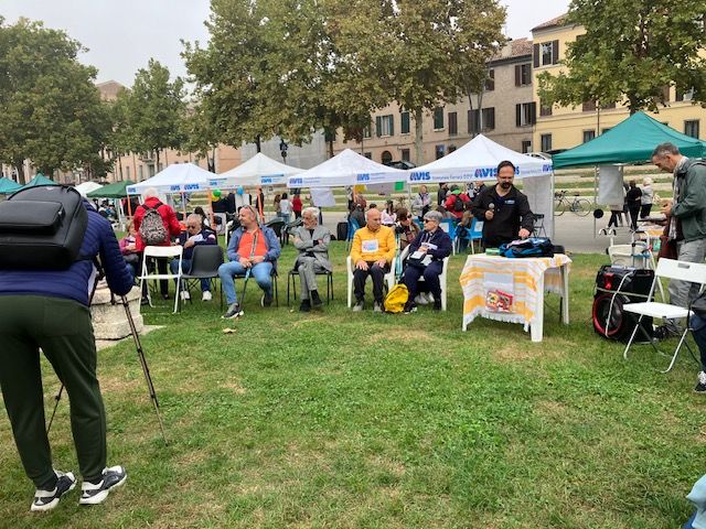 Maratona della lumaca alla Festa del volontariato 2025. Camminare insieme al ritmo dei tamburi