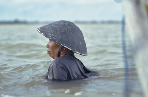 VIVERE CON I PIEDI NELL’ACQUA. IL VILLAGGIO DI TIMBULSLOKO E LA DISTRUZIONE DELLA COSTA DI GIAVA