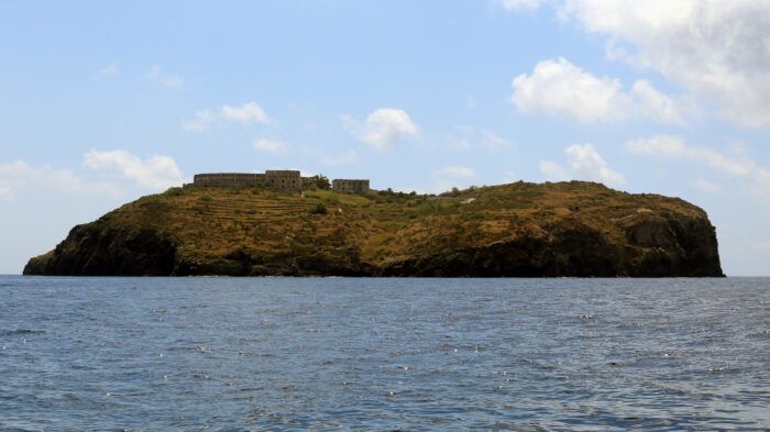 il manifesto di ventotene parlava degli stati uniti socialisti d'europa