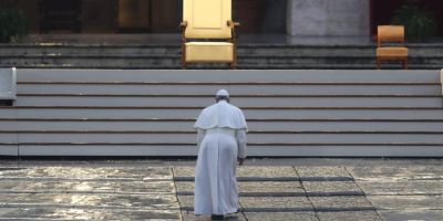 Bergoglio e Gorbaciov, eccentrici potenti: questo mondo non era fatto per loro