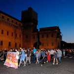 fiaccolata-contro-buona-scuola-renzi-ferrara-giugno-2015-luca-pasqualini