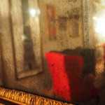 casa-minerbi-ferrara-libri-salotto-stoviglie-giorgio-bassani