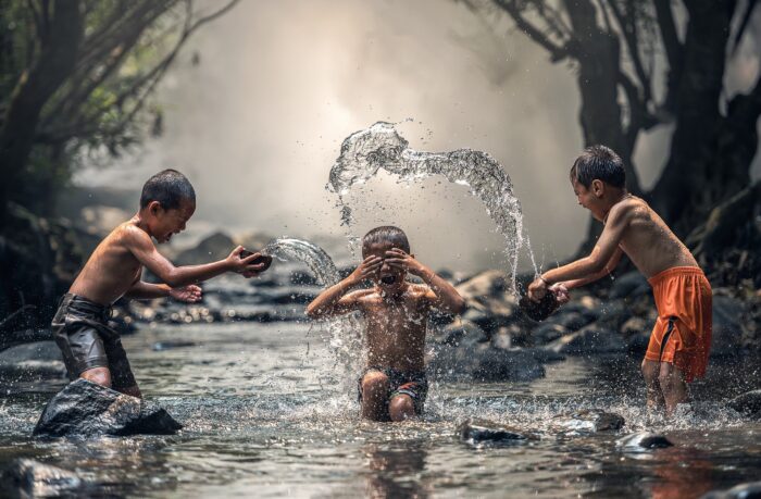 bambini piccoli felicità gioco