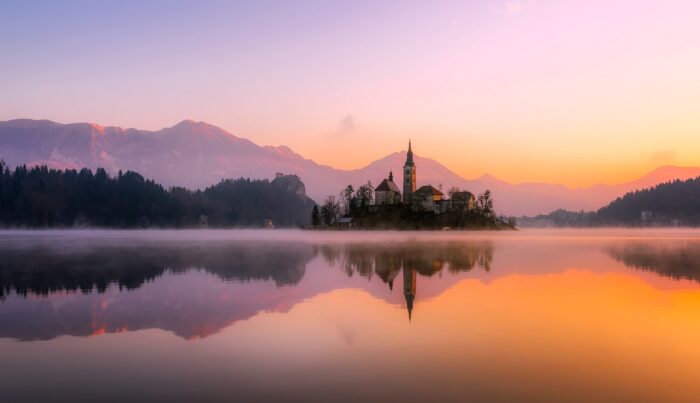 chiesa alba lago