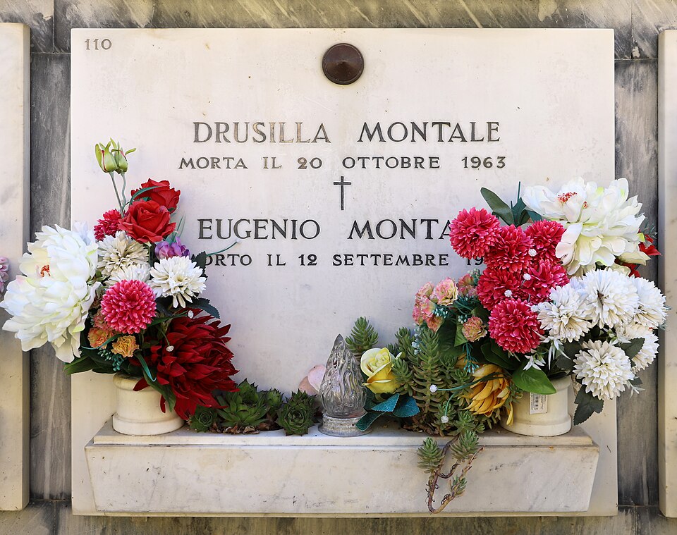 Vite di carta. "Avevamo studiato per l'aldilà..." di Eugenio Montale e altri segnali