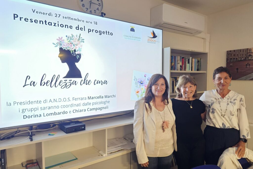 Marcella Marchi presidente di Andos Ferrara con le psicologhe Dorina Lombardo e Chiara Campagnoli, foto ufficio stampa Comune Ferrara