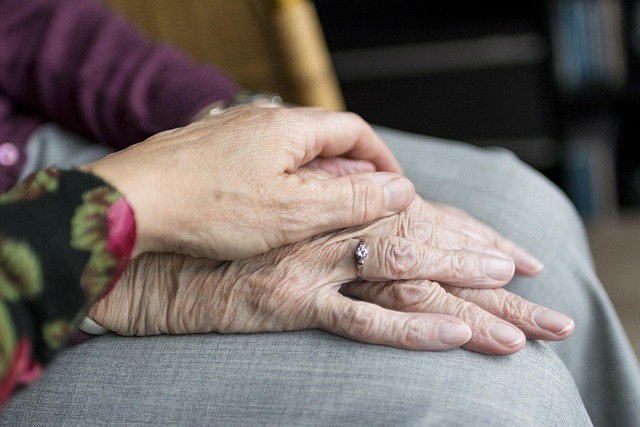 Welfare insufficiente e riforma ferma al palo per oltre 4 milioni di anziani fragili
