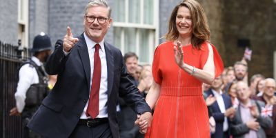 Terremoto politico in UK: Starmer sempre più in bilico, il Labour nella tempesta