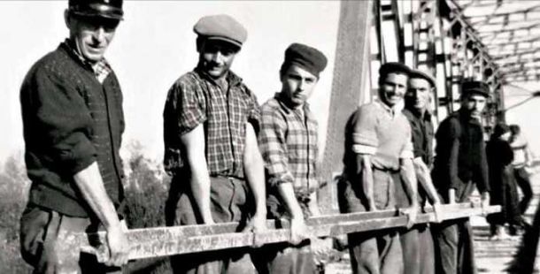treno-Lavori-costruzione-binari-linea-ferroviaria-Ferrara-Suzzara