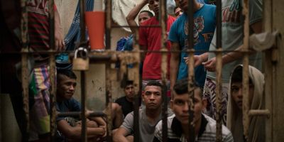 Il proibizionismo riempie le carceri e le piazze dello spaccio