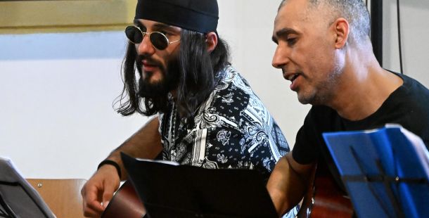 Le voci da dentro musica chitarre e voci oltre le sbarre