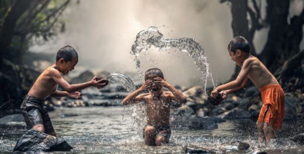 bambini piccoli felicità gioco