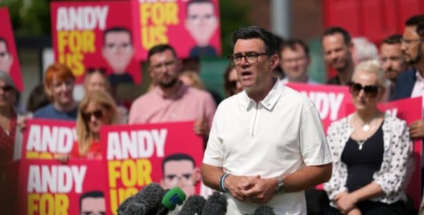 Arriva Andy Burnham e il Regno Unito svolta a sinistra