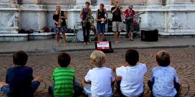 ferrara-buskers-festival-roberto-del-vecchio-fotoclub-biblioteca-bassani