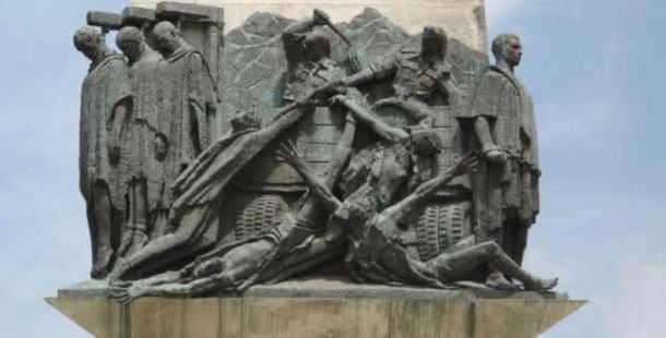 Dettaglio del monumento eretto nel 1955 in memoria delle vittime etiopi della strage di Addis Abeba conosciuta con il nome di Yekatit 12