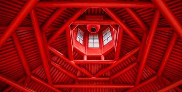 rosso zona rossa labirinto