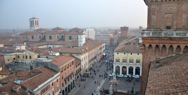 CHI SA SVELARE LE OMBRE, QUELLE DENTRO? Il primo romanzo di Elena Buccoliero arriva alla Biblioteca Popolare Giardino