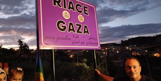 Formalizzato il gemellaggio tra Riace e Gaza