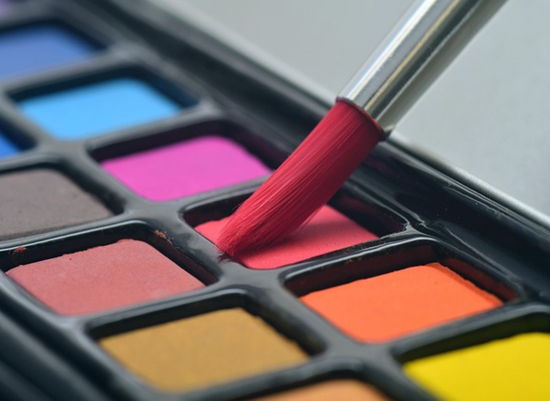 Il colore: luce e materia