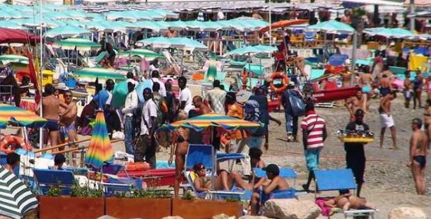 abusivi spiaggia