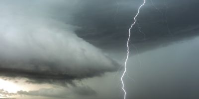 Islanda e Sassonia: due fulmini in un'Europa in tempesta