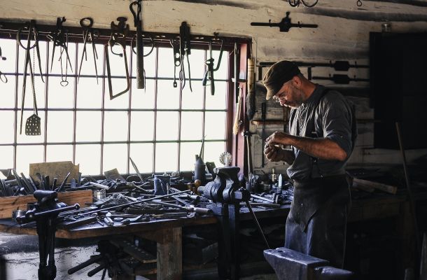 Le voci da dentro. È più facile accettare la pena da scontare, soprattutto se lunga, o è più facile togliersi la vita? 