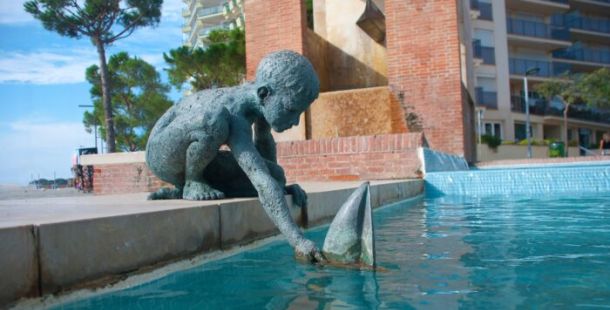 acqua bambino barchetta