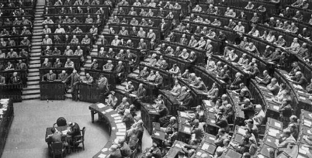 assemblea-costutuente-parlamento-istituto-luce-vincenzo-cavallari-portomaggiore