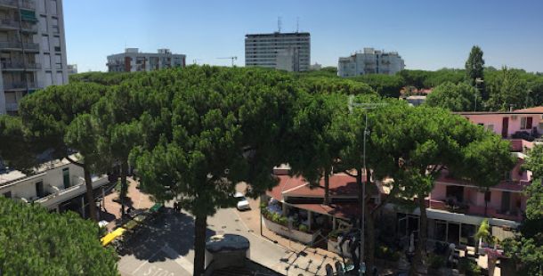 viale carducci lido degli estensi