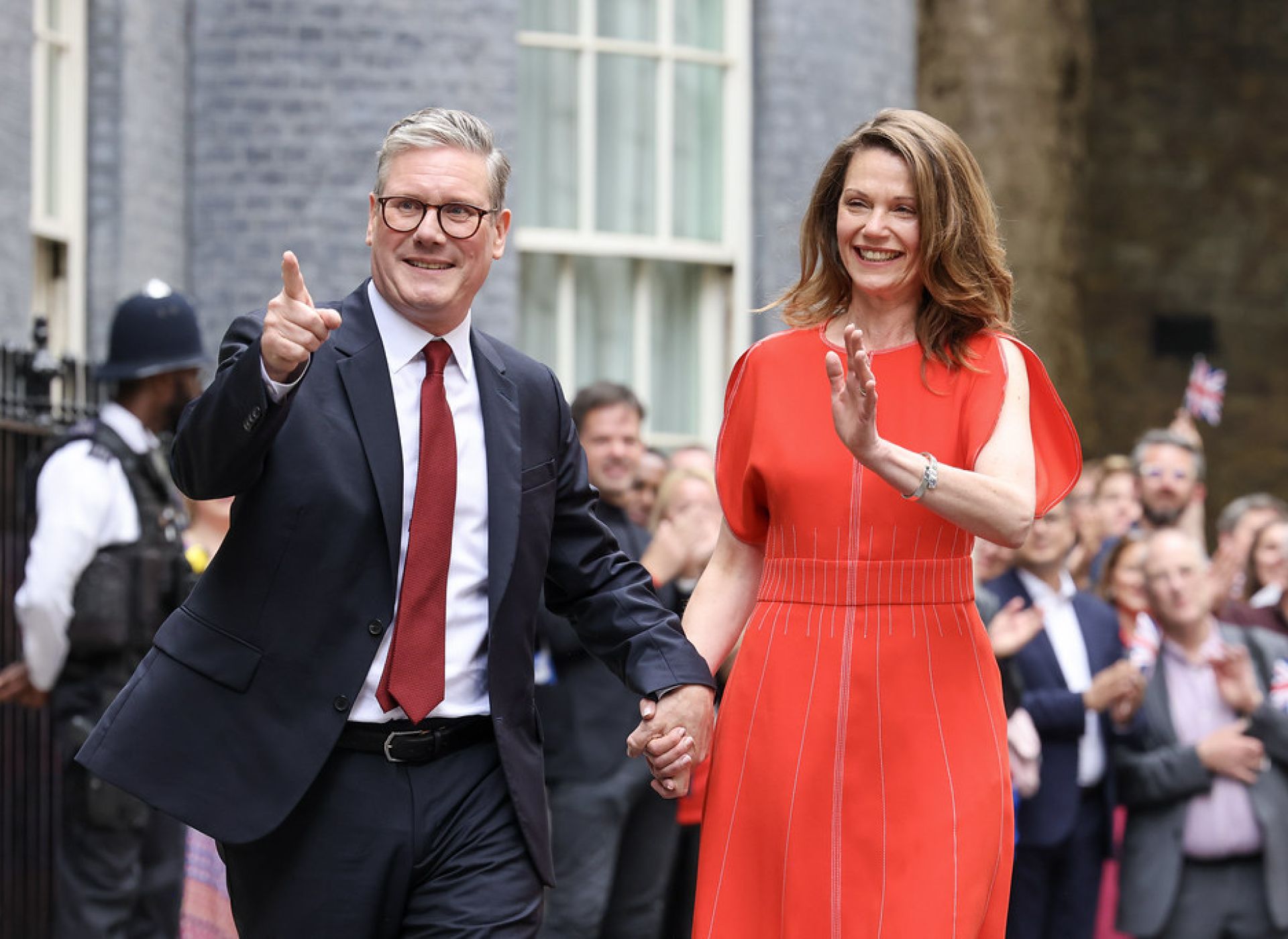 Terremoto politico in UK: Starmer sempre più in bilico, il Labour nella tempesta