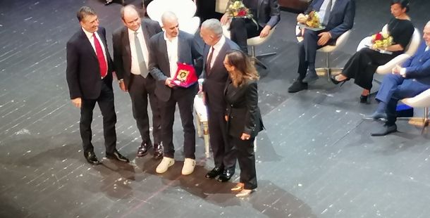 vite di carta Francesco Costa è il vincitore del 60° premio estense