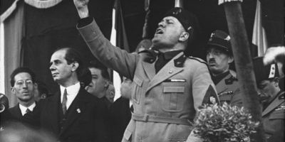 Elsa Morante, Mussolini e lo specchio italiano