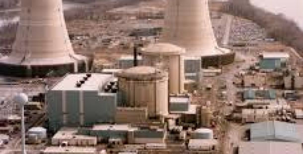 FERRARA: AL RIDOTTO DEL TEATRO COMUNALE UN CONVEGNO SPOT PER IL NUCLEARE